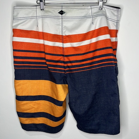 O’Neil Board Shorts Size 36 Velcro Fly w/Drawstring and side pocket - Picture 4 of 9